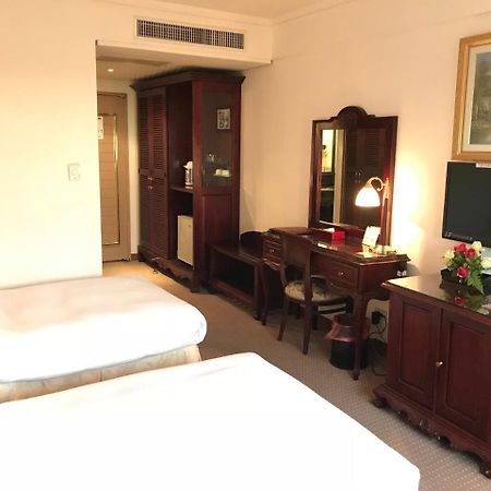 Sunrise Hotel Тайнань Экстерьер фото