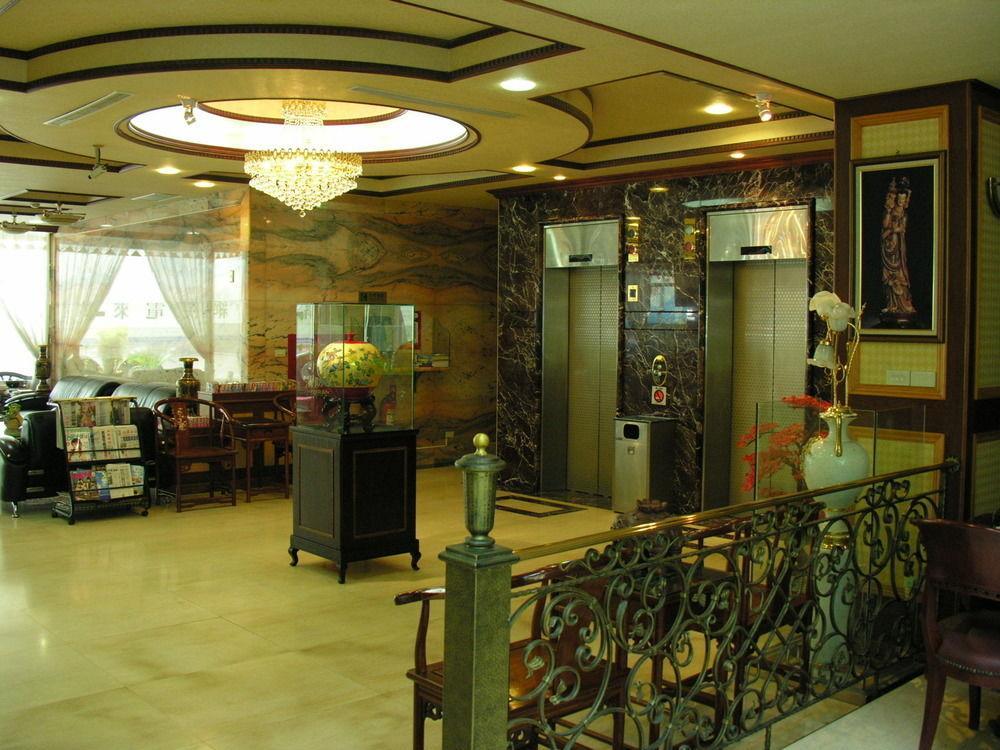 Sunrise Hotel Тайнань Экстерьер фото