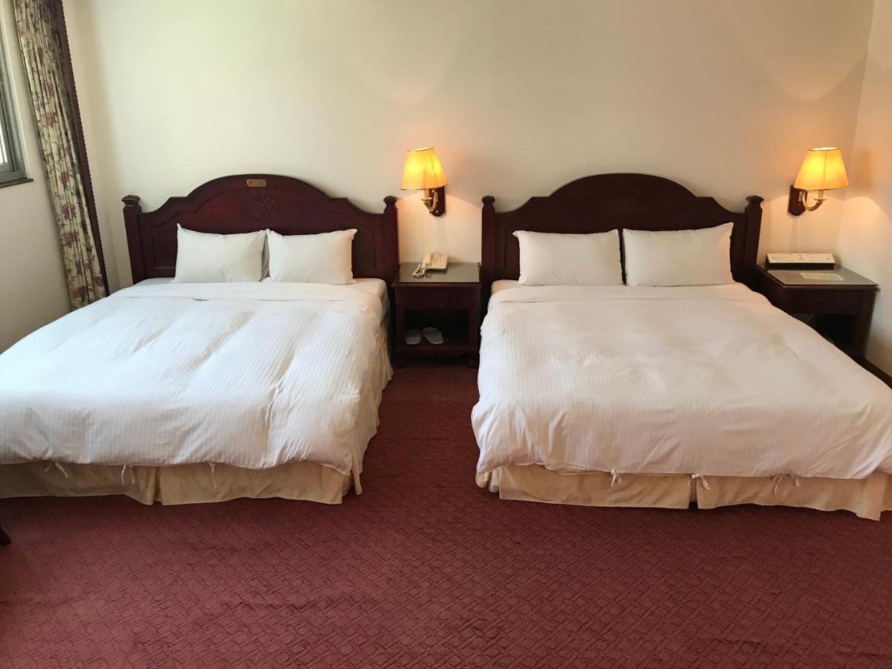 Sunrise Hotel Тайнань Экстерьер фото